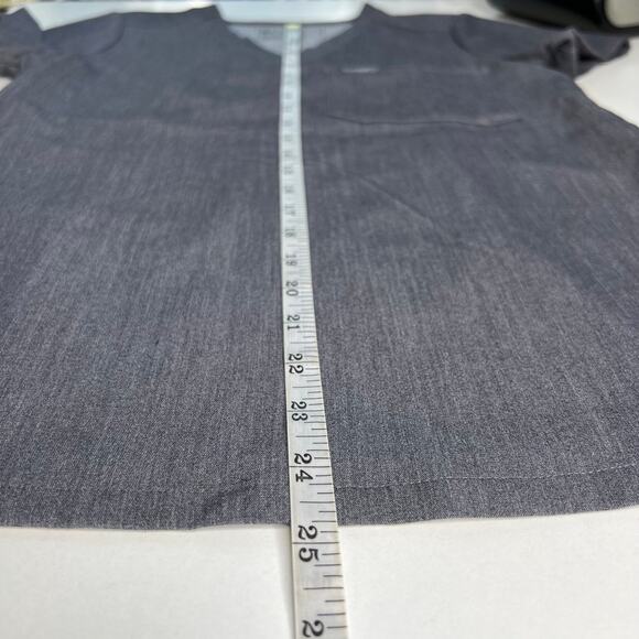 FIGS Women's Graphite Scrubs Top Short Sleeves V-Neckline Side Slits Size XXS - Picture 5 of 9